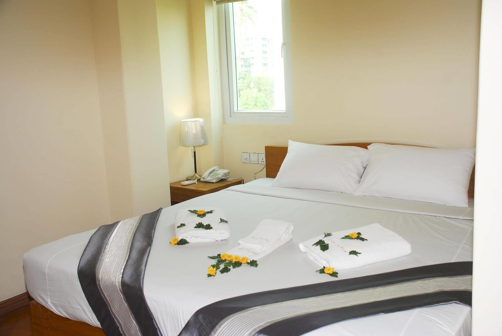 Pleasure View Hotel Yangon Luaran gambar